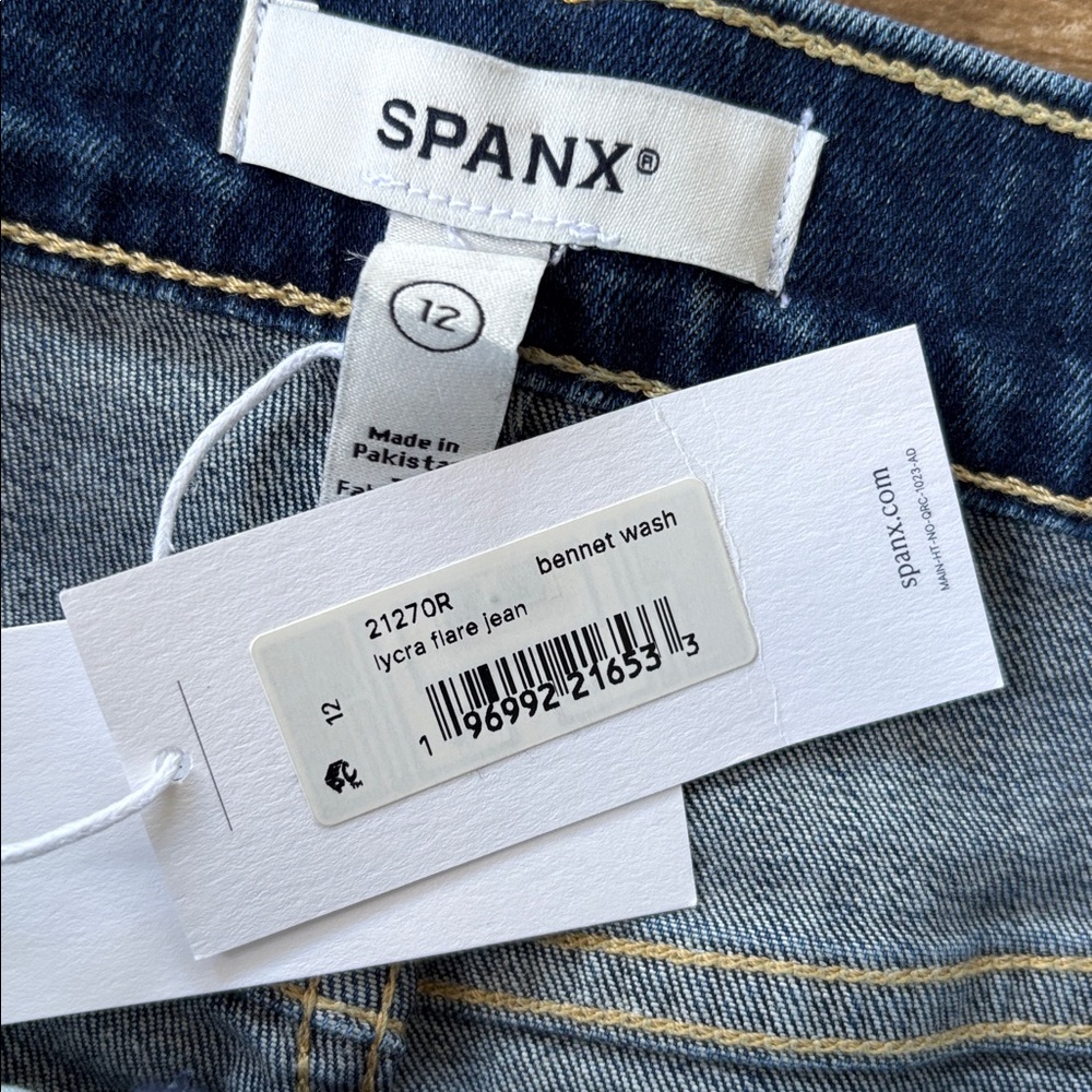 NWT SPANX SPANXsculpt ReDefine
Flare Jeans - Picture 7 of 8